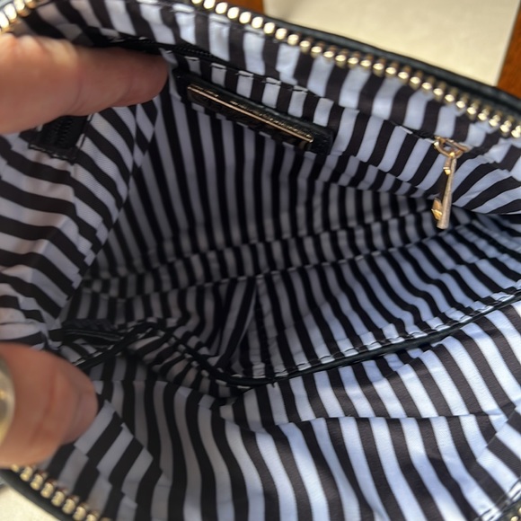 Cute black women’s cross body bag - Picture 3 of 6